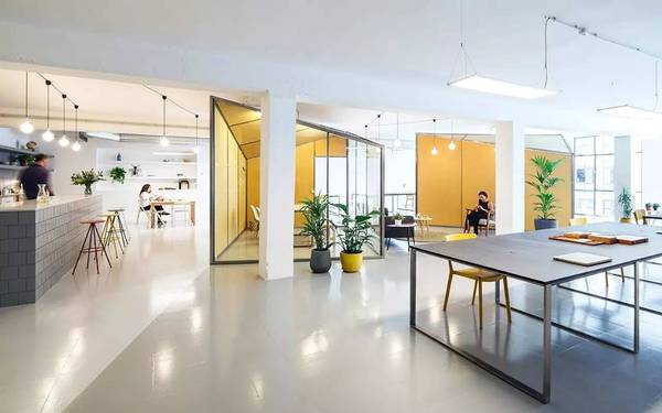 自由靈動(dòng)、明快活潑的ZAMNESS共享辦公空間設(shè)計(jì)