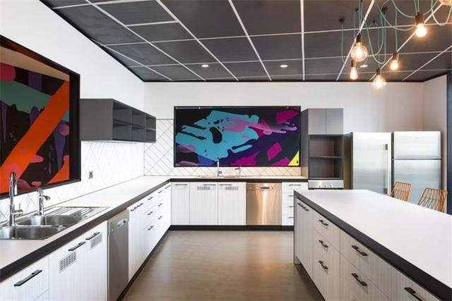 辦公空間：墨爾本在線(xiàn)教育公司現(xiàn)代風(fēng)格辦公室