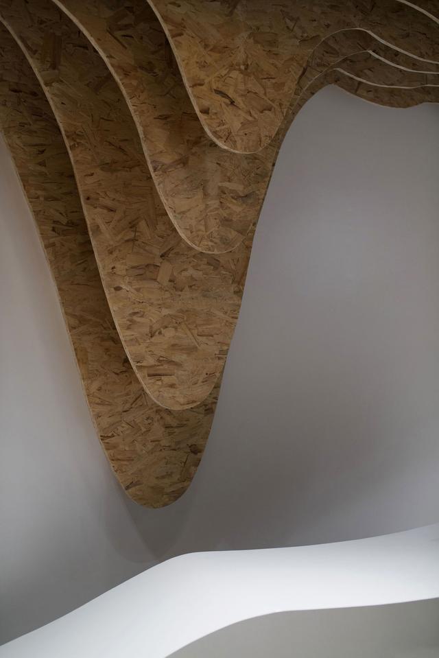 小辦公空間也能裝的高大上，在這上班一定很爽