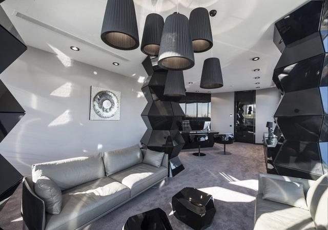 說出來你可能不信，如此暗黑夸張的辦公室竟然來自俄羅斯制藥公司