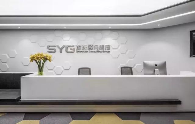 簡約現(xiàn)代混搭工業(yè)風(fēng)，辦公設(shè)計里的藝術(shù)時尚！