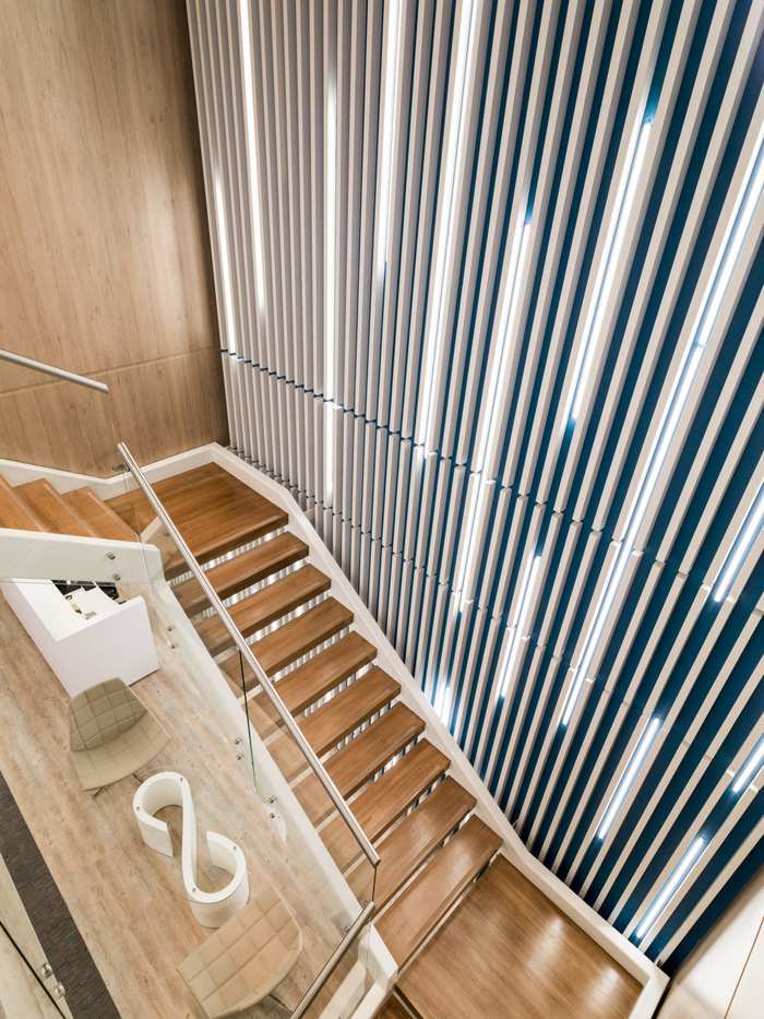 上海辦公室樓梯裝修材料如何選擇？